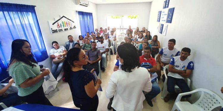 Semdes realiza capacitação com agentes comunitários de saúde sobre programas sociais oferecidos pelo município de Jaru