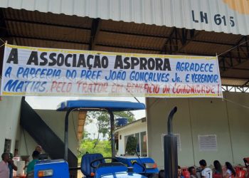 Incentivo: Prefeitura de Jaru entrega trator agrícola para associação rural da linha 615