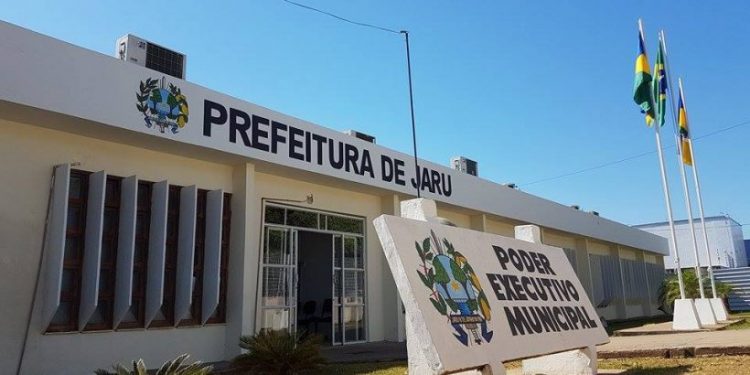 Parceria entre prefeitura e câmara de vereadores de Jaru garante a construção da sede própria do posto de saúde no setor 08 e a aquisição de duas ambulâncias