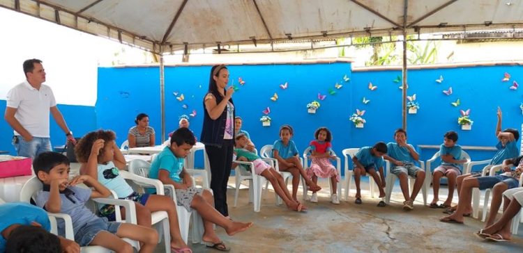 Alunos do serviço de convivência e fortalecimento de vínculos em Jaru recebem orientações sobre direitos e deveres durante atividade realizada pela SEMDES