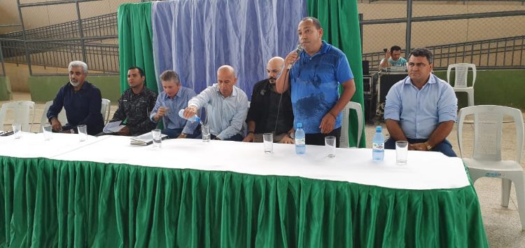 Jovens participam de juramento à bandeira em Jaru