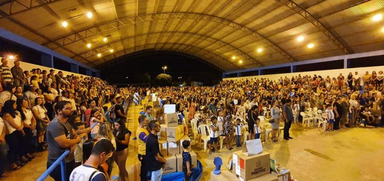 Com recurso próprio, prefeitura de Jaru implanta um dos melhores sistemas de ensino do Brasil em 100% das escolas municipais; mais de cinco mil alunos são beneficiados