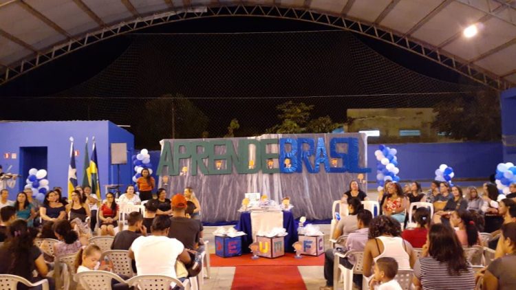 Reunião pedagógica realizada pela escola municipal Jean Carlos Muniz em Jaru reúne centenas de pais e responsáveis