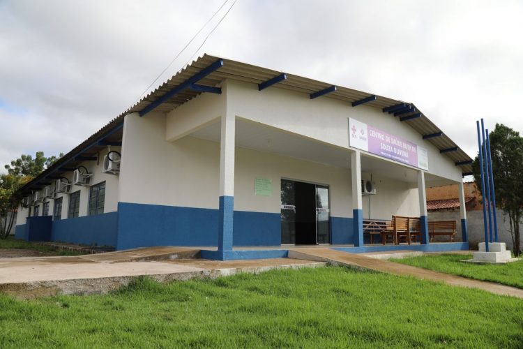 Mais de 200 atendimentos são realizados diariamente do Centro de Saúde Ruth de Souza no setor 07 em Jaru; unidade conta com vários profissionais