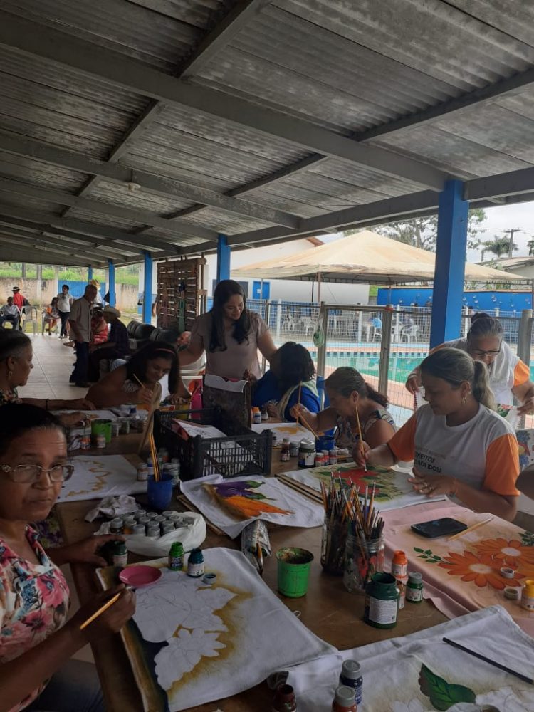 Em Jaru, idosos têm dia especial, com atividades recreativas, atendimento de saúde e oficinas de pintura