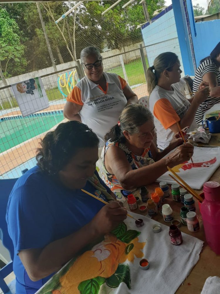 Em Jaru, idosos têm dia especial, com atividades recreativas, atendimento de saúde e oficinas de pintura