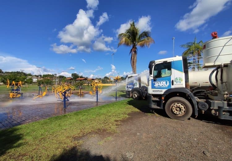 Contra o Coronavírus, prefeitura de Jaru realiza desinfecção em vários locais públicos