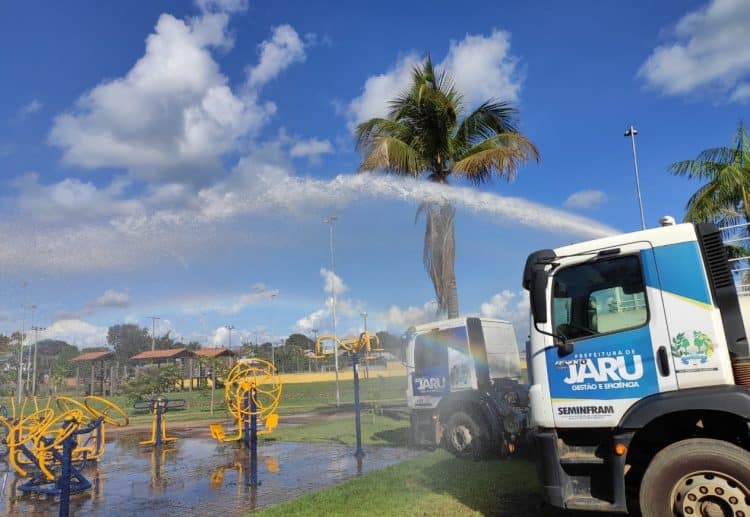 Contra o Coronavírus, prefeitura de Jaru realiza desinfecção em vários locais públicos