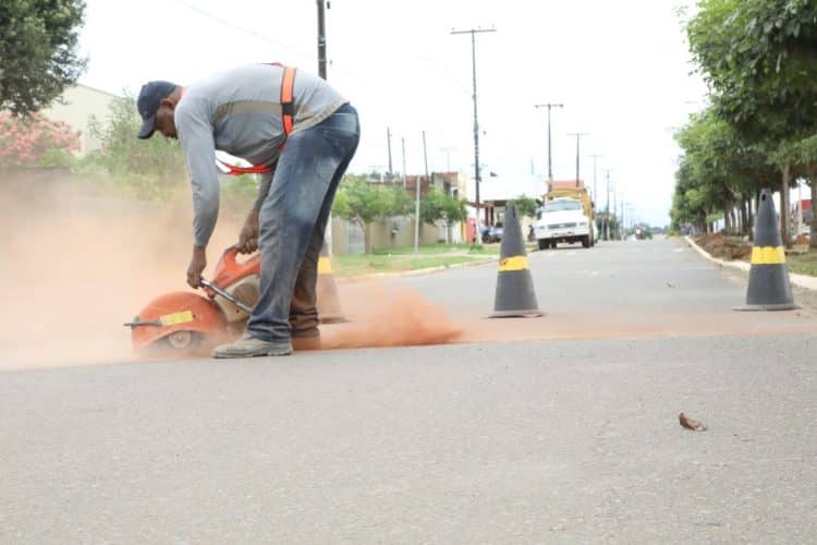 Com recurso próprio prefeitura de Jaru executa segunda etapa do projeto de iluminação de led na Avenida Dom I
