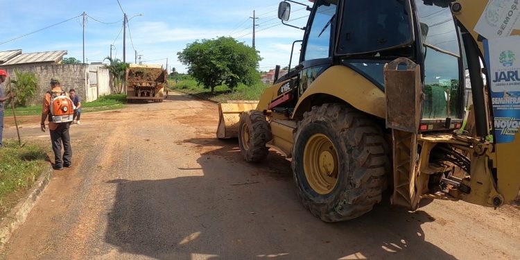 Prefeitura de Jaru promove mutirão de limpeza no residencial Orleans