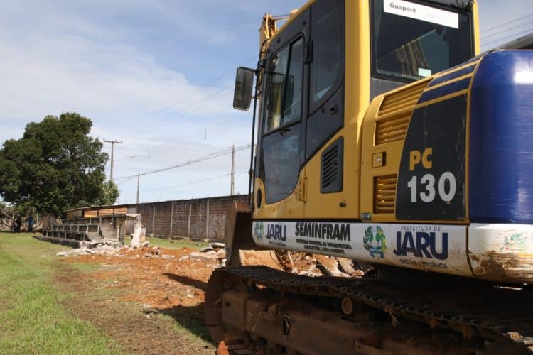 Iniciadas obras de construção da arquibancada no estádio Leal Chapelão em Jaru
