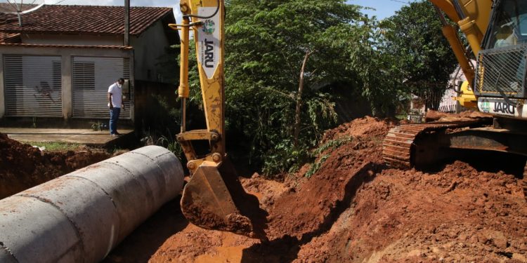Prefeitura resolve problema antigo de alagamento na Rua Frei Caneca no setor 07