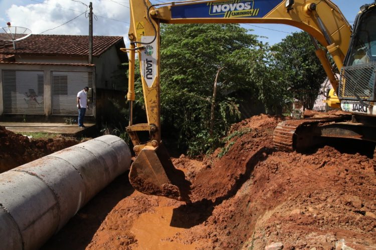 Prefeitura resolve problema antigo de alagamento na Rua Frei Caneca no setor 07