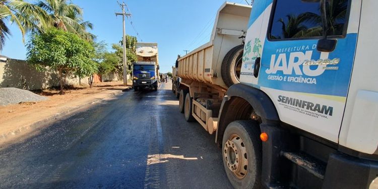 Com recurso próprio prefeitura de Jaru realiza recapeamento asfáltico na Rua Princesa Isabel