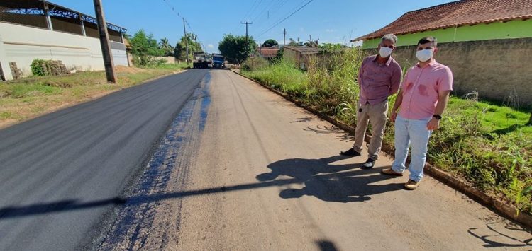 Com recurso próprio prefeitura de Jaru realiza recapeamento asfáltico na Rua Princesa Isabel