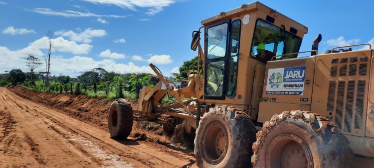 Prefeitura continua com serviços de recuperação das estradas rurais; equipes trabalham na linha 601