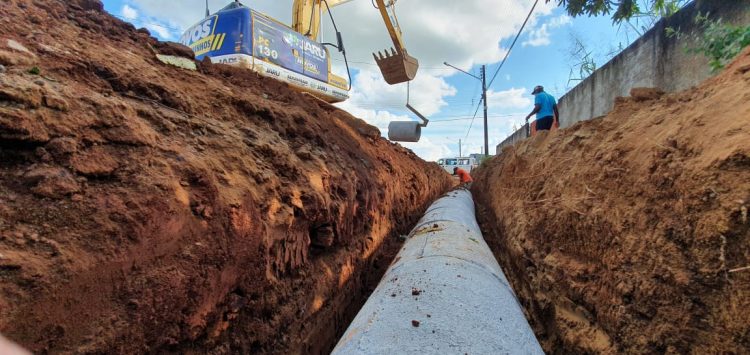 Prefeitura de Jaru realiza megaoperação para recuperar a Avenida Padre Chiquinho no trecho compreende da Rua Belo Horizonte até a Rute Cardoso no setor 07