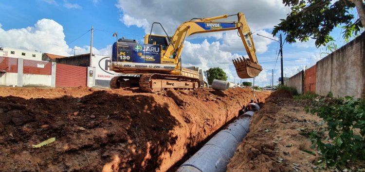 Prefeitura de Jaru realiza megaoperação para recuperar a Avenida Padre Chiquinho no trecho compreende da Rua Belo Horizonte até a Rute Cardoso no setor 07