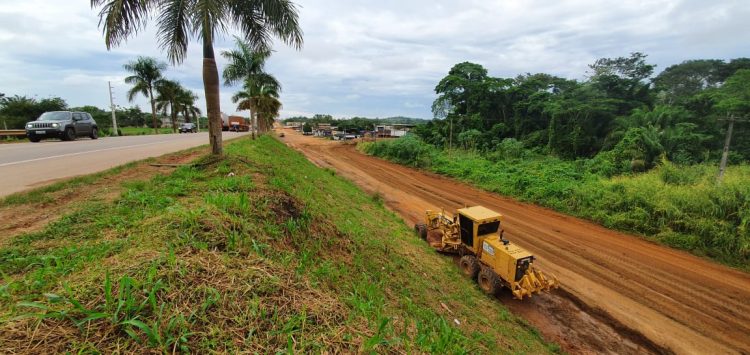 Prefeitura de Jaru trabalha na manutenção de ruas no setor 08