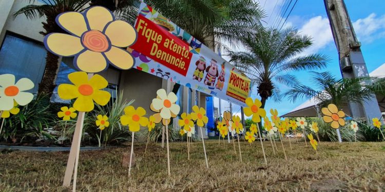 Secretaria de desenvolvimento social de Jaru realiza ação alusiva ao dia de combate ao abuso e exploração sexual contra crianças e adolescentes