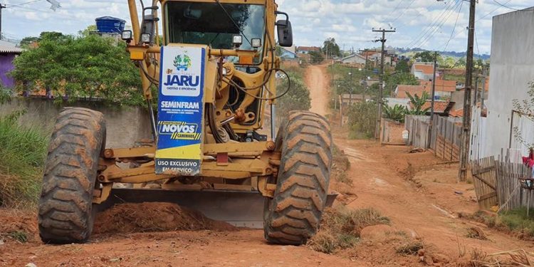 Prefeitura de Jaru trabalha na recuperação de ruas do setor 07