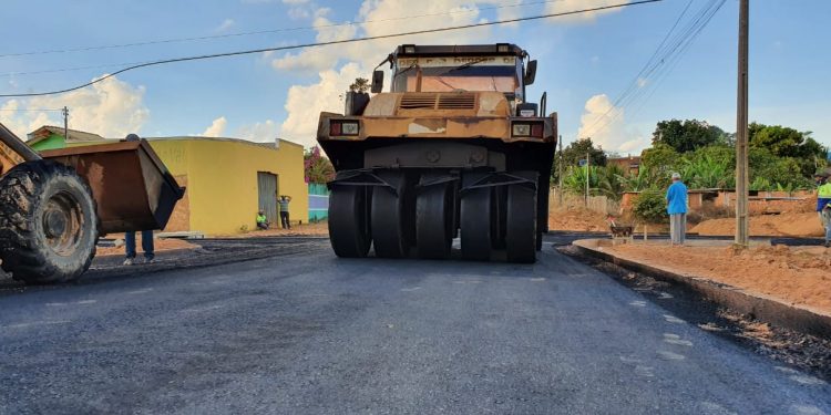Prefeitura de Jaru conclui serviço de reconstrução em trecho da Rua Florianópolis no setor 07