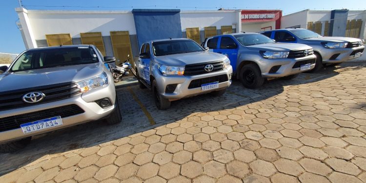 Com recurso próprio, prefeitura de Jaru adquire 4 caminhonetes novas para atender a secretaria de educação