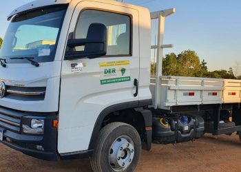 Prefeitura de Jaru entrega caminhão para associação de produtores rurais da linha 634