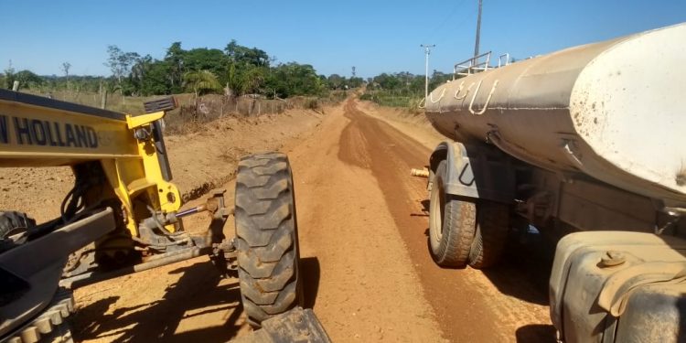 Prefeitura de Jaru intensifica serviço de recuperação de estradas rurais