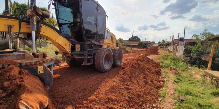 Prefeitura de Jaru segue com serviços de recuperação de estradas rurais; equipes estão na Linha 628