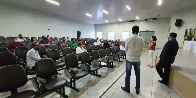 Após liberação de cultos presenciais, prefeitura de Jaru realiza reunião com líderes religiosos e orienta sobre regras e cuidados para evitar a transmissão do Coronavírus
