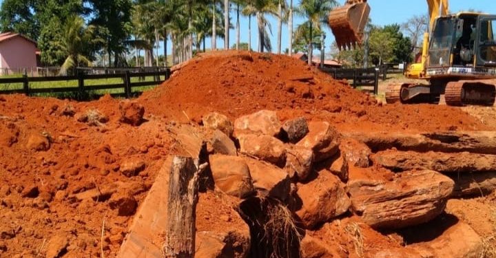 Prefeitura de Jaru implanta mais um tubo armco na Linha 632