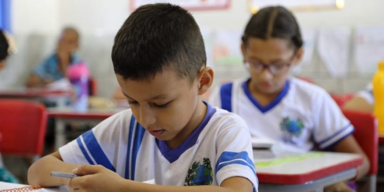 Educação pública municipal de Jaru avança no IDEB e salta da 27ª para 8ª posição no ranking estadual