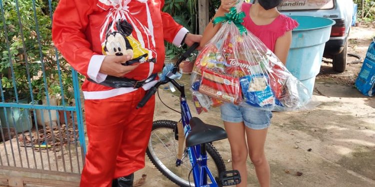 Semdes realiza entrega de presentes da campanha Natal Feliz para crianças do programa Serviço de Convivência e Fortalecimento de Vínculos