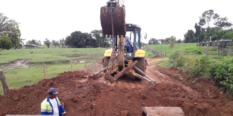 Prefeitura de Jaru realiza força-tarefa para recuperar pontes e bueiros danificados pela chuva no último final de semana