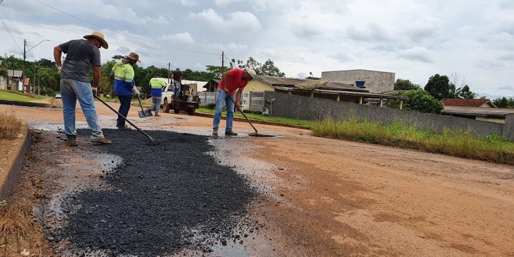 Com equipe exclusiva prefeitura de Jaru garante conservação da pavimentação asfáltica no município