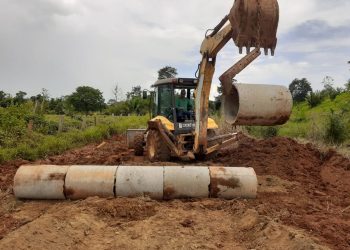 Prefeitura de Jaru mantém equipes em campo para garantir manutenção de estradas rurais durante o período chuvoso