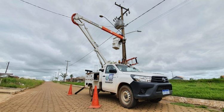 Prefeitura de Jaru implanta luminárias de Led na Avenida Principal do Savana Park