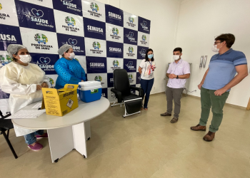 Prefeito João Gonçalves Júnior acompanha o recebimento de mais 200 doses da vacina contra o Coronavírus