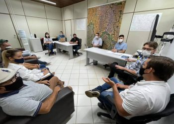 Prefeito João Gonçalves Júnior se reúne com representantes de agroindústrias