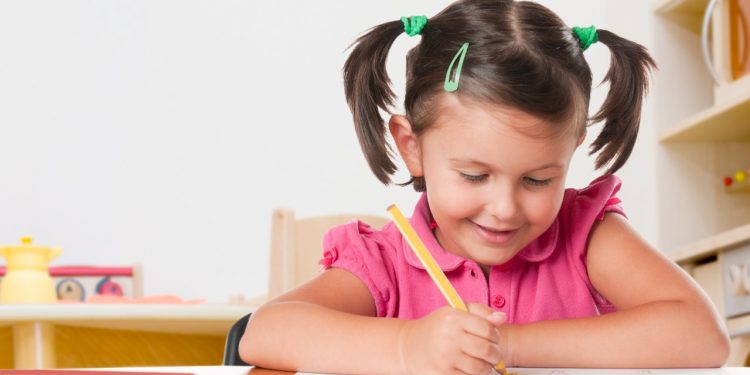 Ano letivo na rede municipal de ensino em Jaru começa no dia 22 de fevereiro; aulas continuam sendo on-line