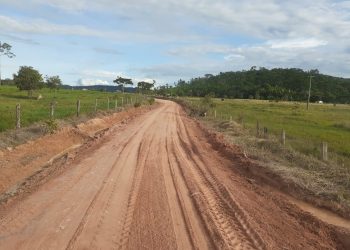 Prefeitura de Jaru restaura trecho de travessão da linha 630 na zona rural de Tarilândia