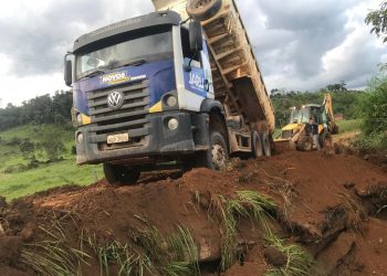 Prefeitura de Jaru realiza manutenção de estradas e recupera bueiros na região de Tarilândia