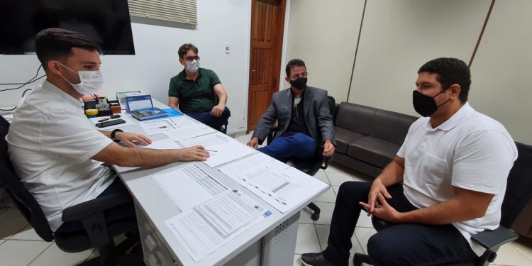 Prefeito João Gonçalves Júnior anuncia construção da Praça da Bíblia em Jaru  