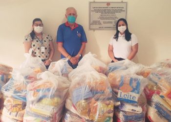 Prefeitura de Jaru realiza entrega de cestas básicas para alunos da APAE e moradores do Lar do Idoso