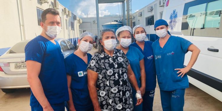 Idosa de 67 anos vence o Coronavírus e recebe alta da UTI municipal em Jaru