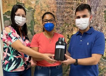 Vereadora Professora Damiana doa mais de 3 mil comprimidos de zinco; medicamento será destinado para auxiliar no tratamento de pacientes com Covid-19 em Jaru