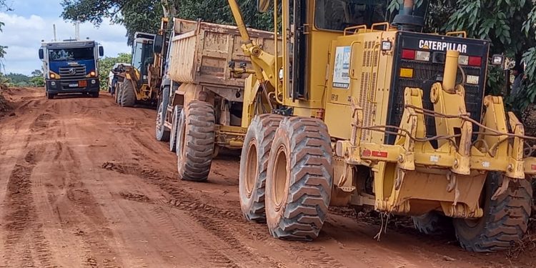 Prefeitura de Jaru conclui patrolamento na linha 630 e inicia recuperação na linha 628, região de Tarilândia