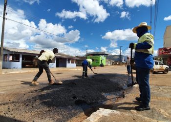 Prefeitura de Jaru segue com serviços de tapa-buracos