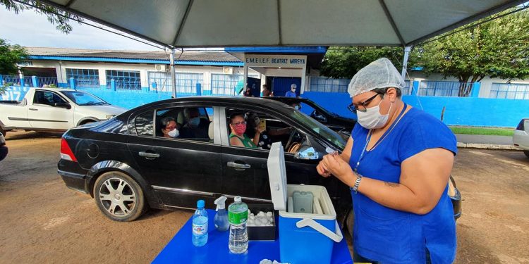 Prefeitura de Jaru inicia imunização de idosos com mais de 63 anos com a primeira dose da vacina contra o Coronavírus nesta terça-feira, 13